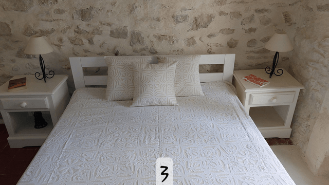 Couvre-lit double - Cutwork - Elégant en broderie ajourée  - Confectionné à la main – Artisanat raffiné pour une chambre chaleureuse 