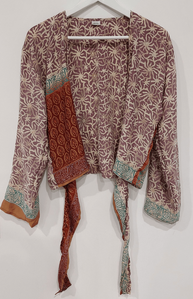 Top femme cache-cœur ou gilet en soie vintage recyclée, manches longues - unique, léger et écoresponsable - beige, vert, rose, rouge