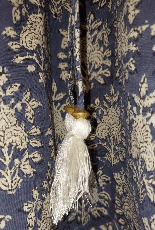 Top femme - Coton imprimé à la main - Manches bouffantes - Petits pompons - Motif floral bleu 