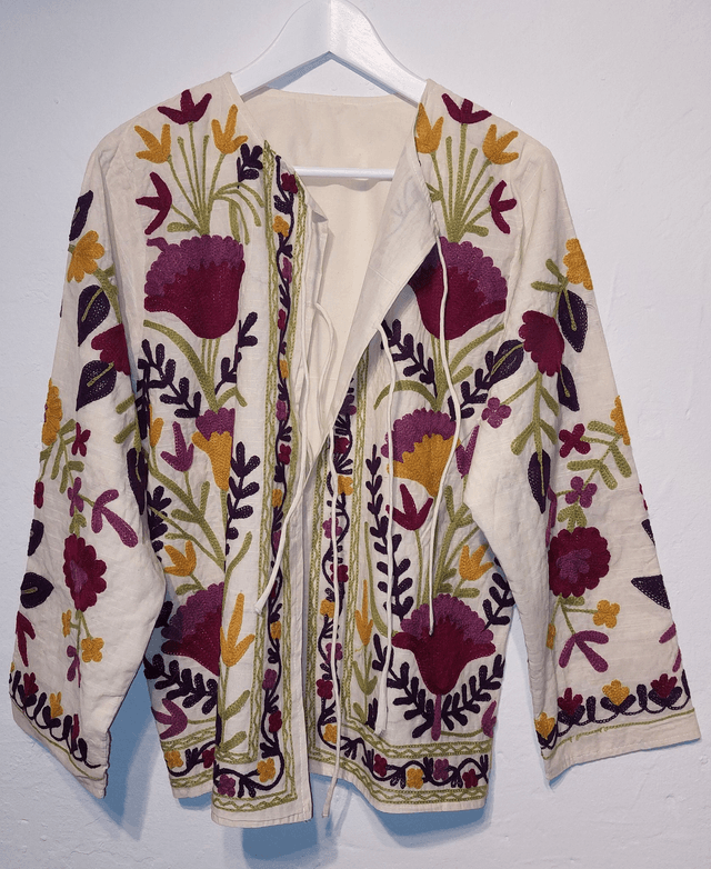 Veste d'été brodée Suzani, confectionnée à la main en coton flammé naturel