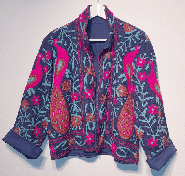 Veste bleue brodée Suzani, paon, coton TNT, faite main