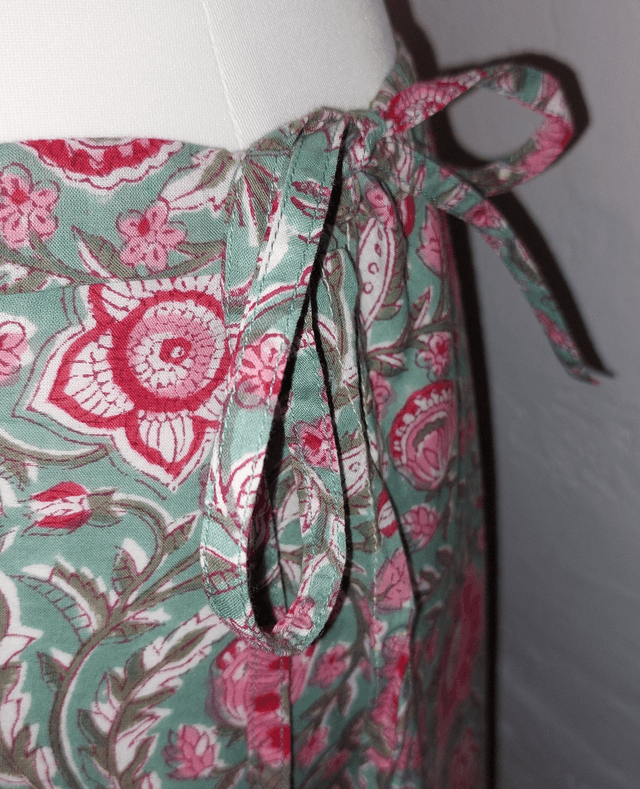 Jupe d'été mi-longue - Coton voile léger – Imprimé Block Print Artisanal – Motif floral rose sur vert – Slow fashion femme 