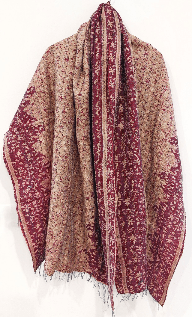 Châle femme réversible sari surcyclé et Kantha, unique, confectionnée à la main dans les villages indiens, rose, rouge