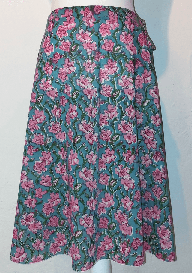Jupe d'été mi-longue - Coton voile léger – Imprimé Block Print Artisanal – Motif floral rose sur bleu – Slow fashion femme
