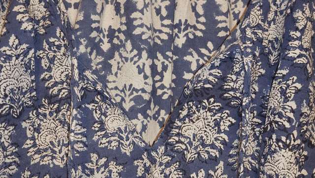 Top femme - Coton imprimé à la main - Manches bouffantes - Petits pompons - Motif floral bleu 