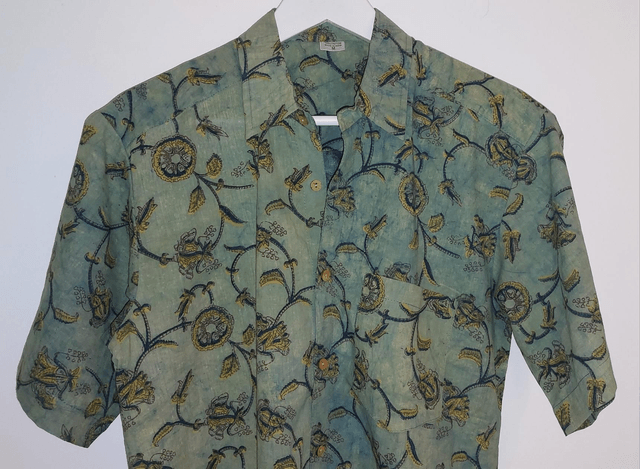 Chemise d'été homme manches courtes, teintures naturelles vertes et jaunes, coton imprimé à la main