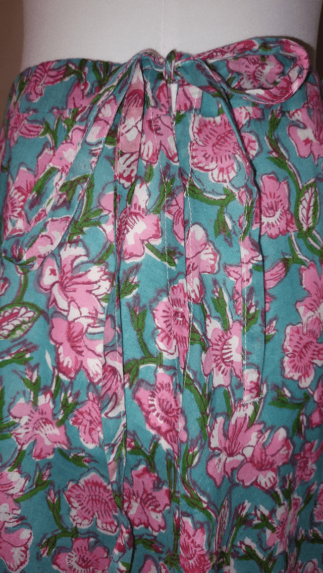 Jupe d'été mi-longue - Coton voile léger – Imprimé Block Print Artisanal – Motif floral rose sur bleu – Slow fashion femme