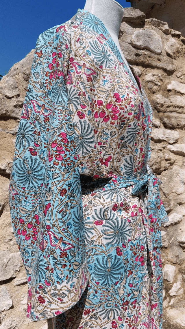 Robe kimono longue en coton, peignoir, robe de chambre, motif floral et papillons blanc, bleu, rose, L.120cm   