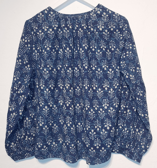 Top femme en coton - Manches bouffantes - Teinture naturelle indigo - Imprimé à la main