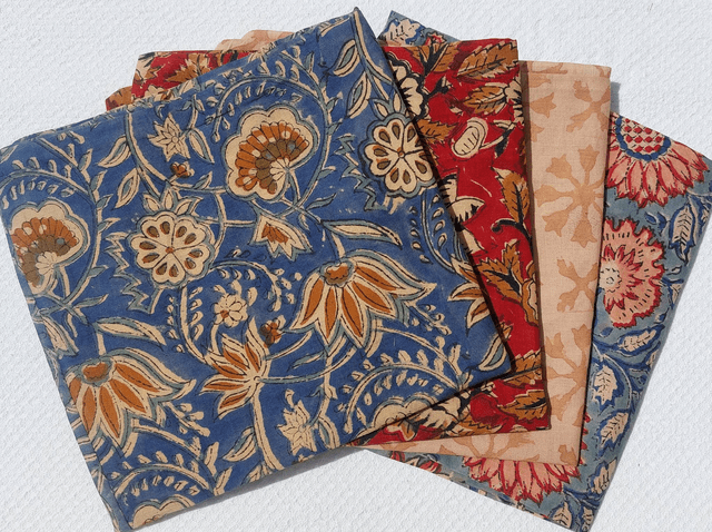 Housses de coussin artisanale en coton – Motifs floraux éclatants - Imprimé à la main en Inde (40x40 cm)
