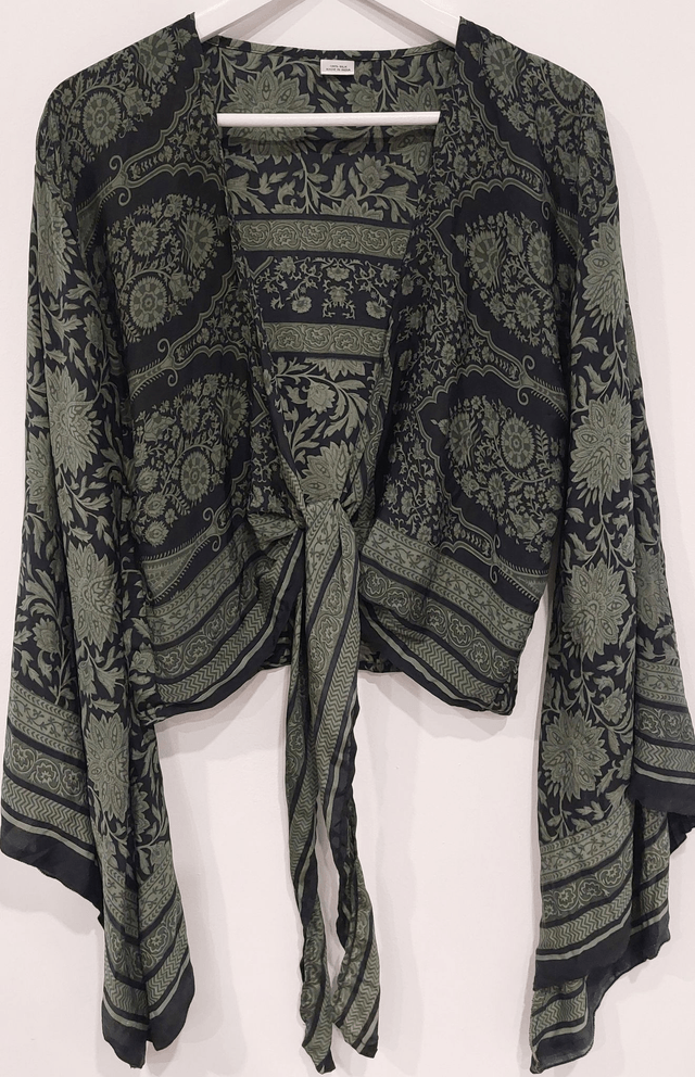Top femme cache-cœur ou gilet en sari vintage recyclé, manches longues évasées - unique et léger - écoresponsable - vert et noir