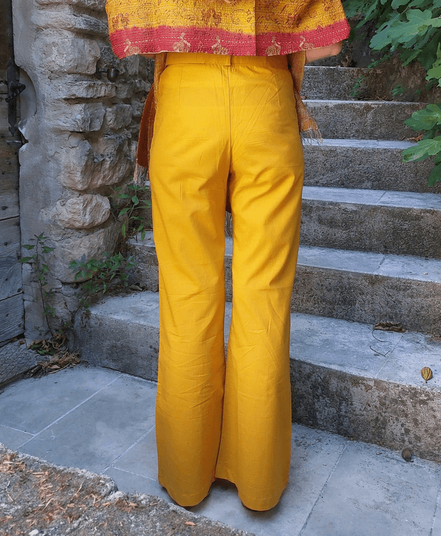 Pantalon d’été en coton léger – Taille haute, zip & ceinture, légèrement évasé, coupe ajustée - Jaune