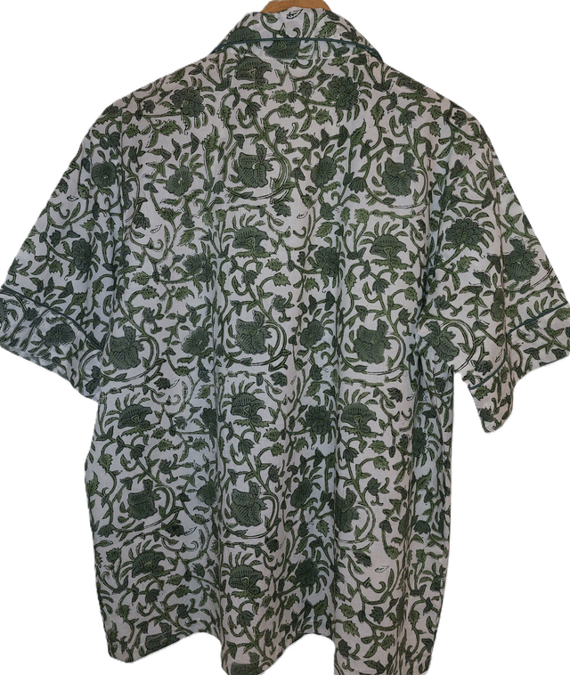 Pyjama court en coton indien – Imprimé floral artisanal – Fait main - Slow fashion - Vert sur blanc cassé