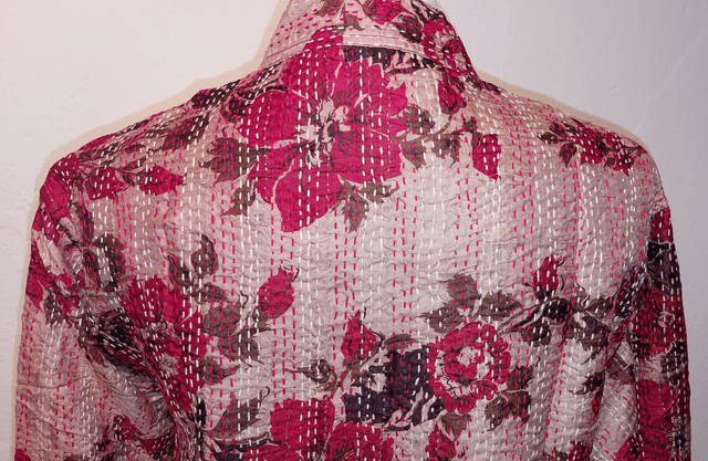 Veste femme réversible sari recyclé et Kantha, unique, confectionnée à la main dans les villages indiens, rose, rouge, marron