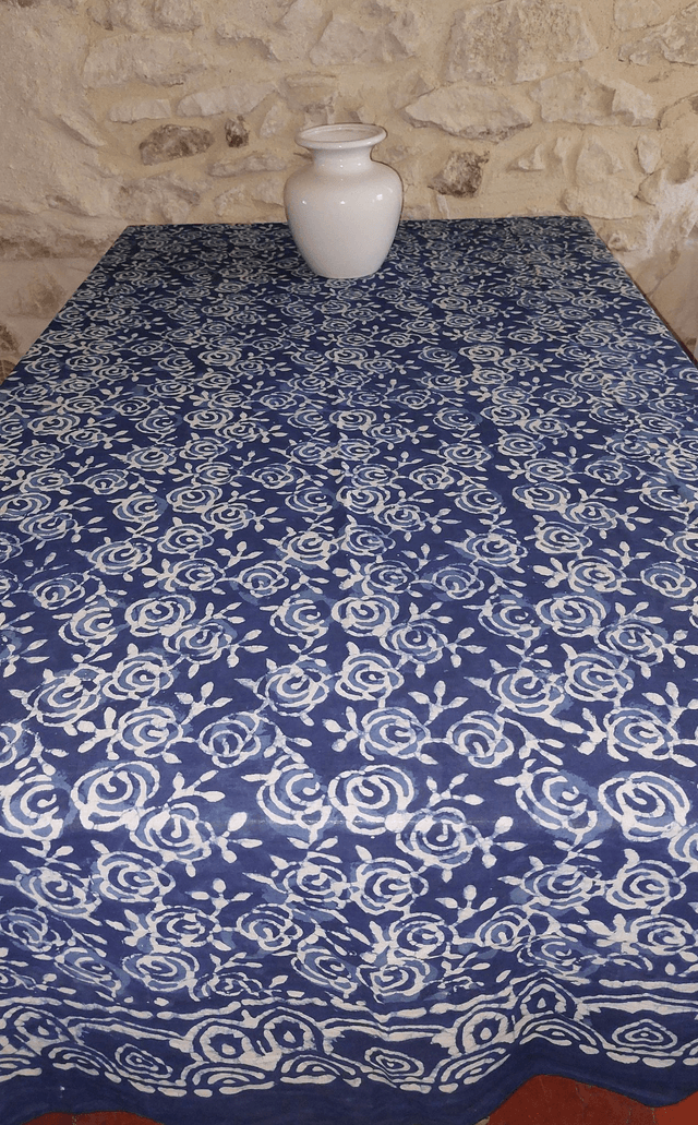 Paréo de plage en coton voile indien imprimé à la main – Motif roses - Bleu et blanc - Teinture naturelle indigo – Étole & châle bohème  