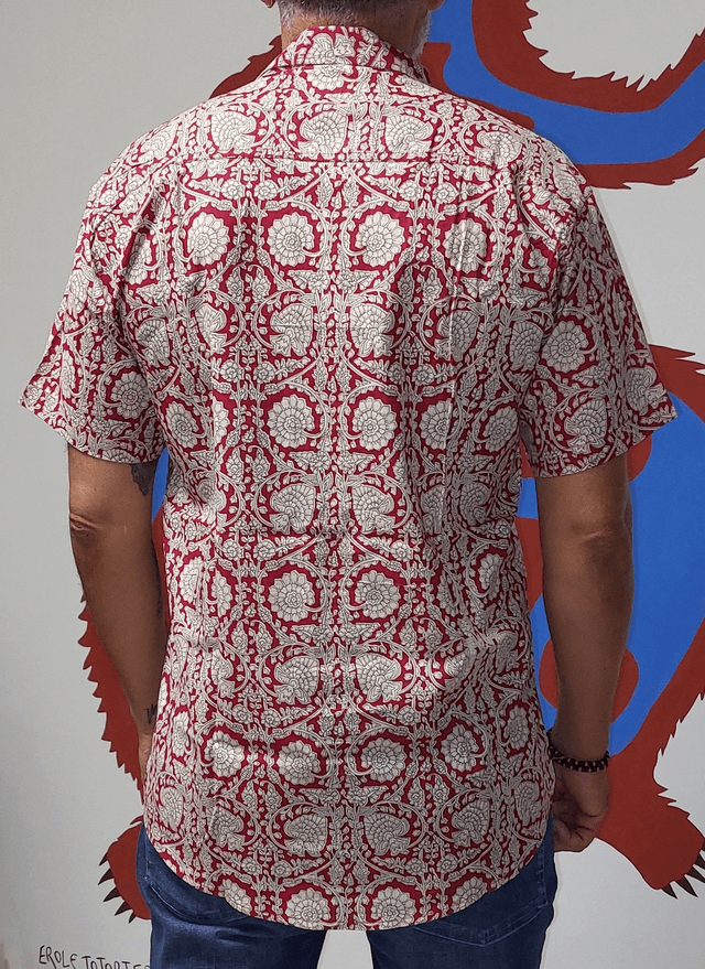 Chemise d'été homme manches courtes, coton léger, motif floral ivoire sur rouge