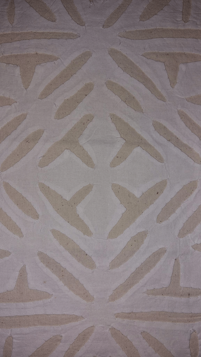 Couvre-lit simple - Cutwork - Elégant en broderie ajourée  - Confectionné à la main – Artisanat raffiné pour une chambre chaleureuse 