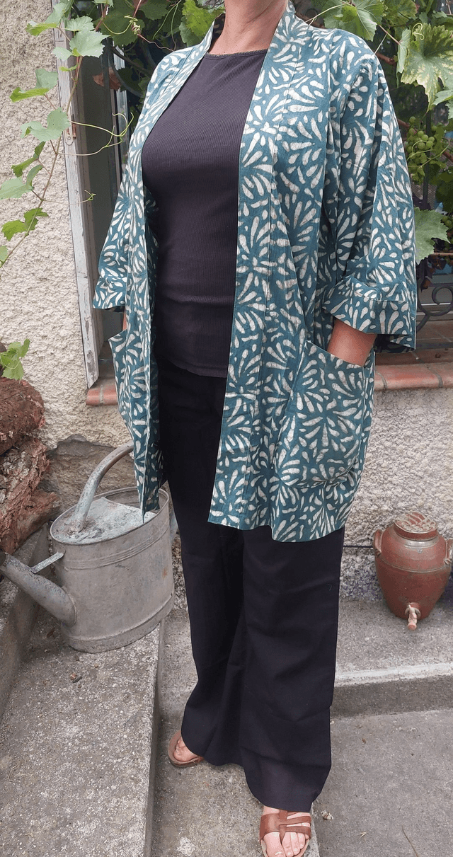 Gilet kimono vert en coton, teinture naturelle, imprimé à la main, artisanale