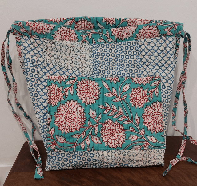 Grande pochette fleurie matelassée, coton, confectionnée en Inde