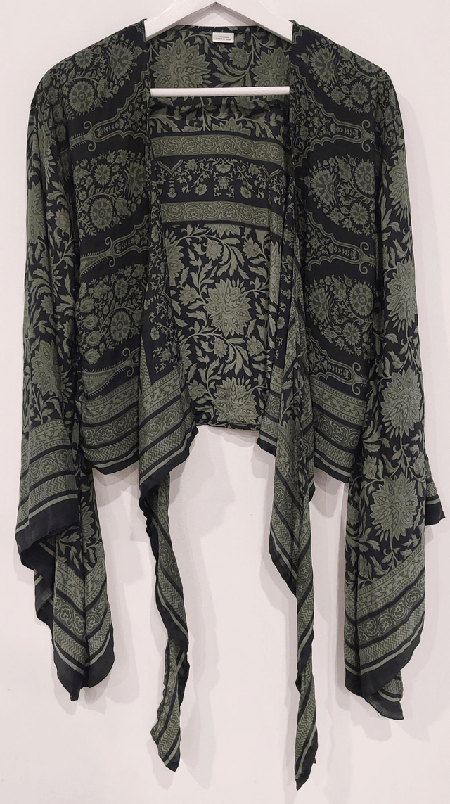 Top femme cache-cœur ou gilet en sari vintage recyclé, manches longues évasées - unique et léger - écoresponsable - vert et noir