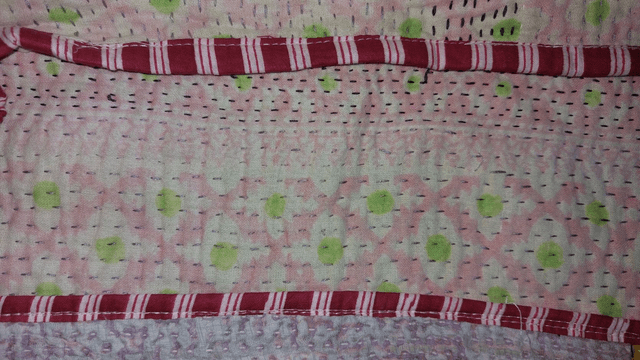 Sac kantha vintage recyclé, cabas réversible en tissu brodé fait main, pièce unique éthique et bohème
