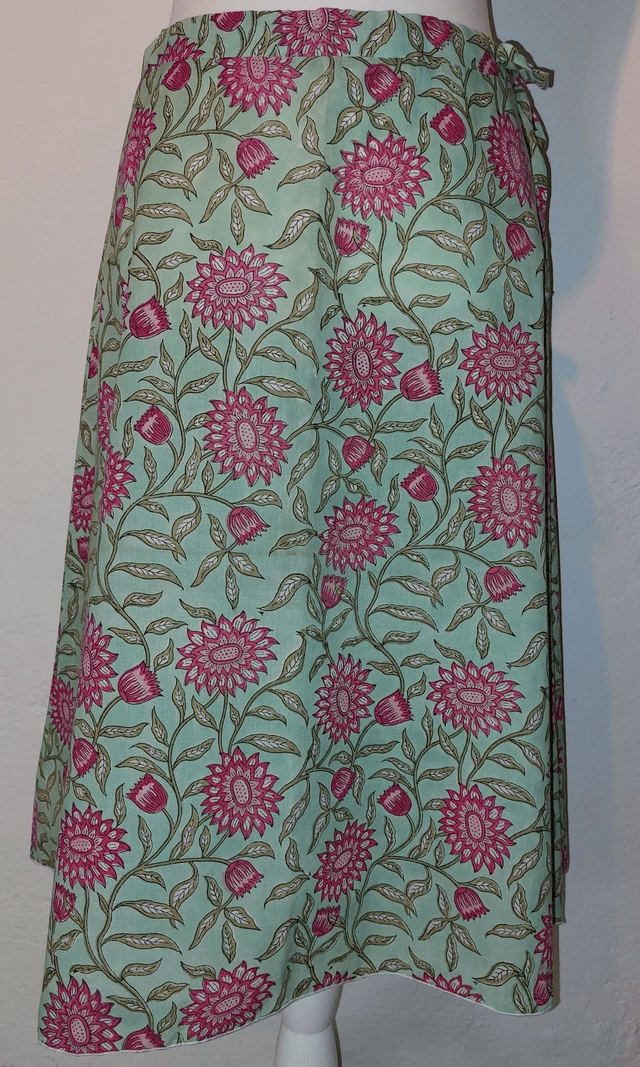 Jupe d'été mi-longue - Coton indien – Imprimé Block Print Artisanal – Motif floral rose sur vert clair – Slow fashion femme 