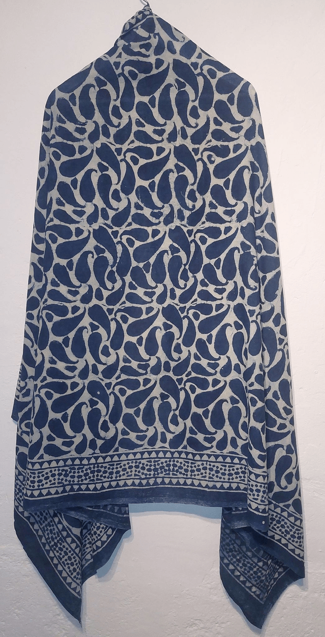 Paréo de plage en coton voile indien imprimé à la main – Motif pétales - Bleu et blanc - Teinture naturelle indigo – Étole & châle bohème 
