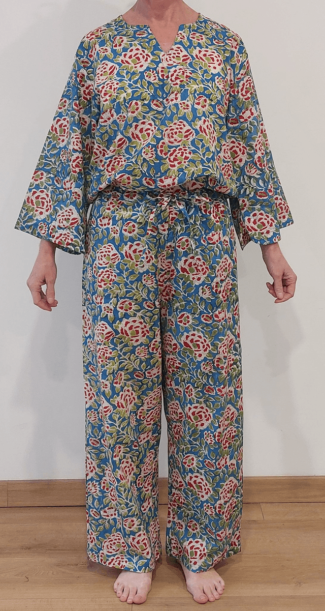 Pyjama  femme en coton léger – imprimé floral rouge et bleu -  fait main – ensemble été confortable – cadeau artisanal