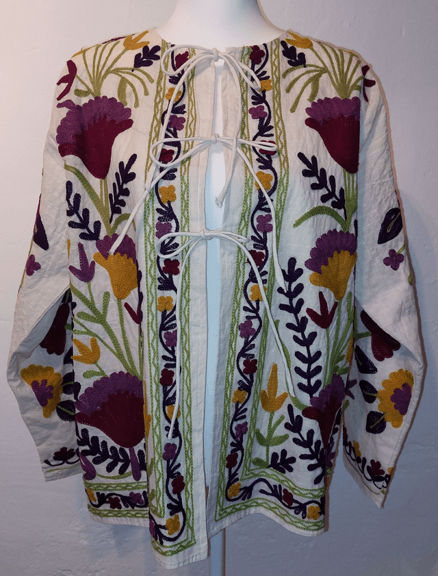 Veste d'été brodée Suzani, confectionnée à la main en coton flammé naturel