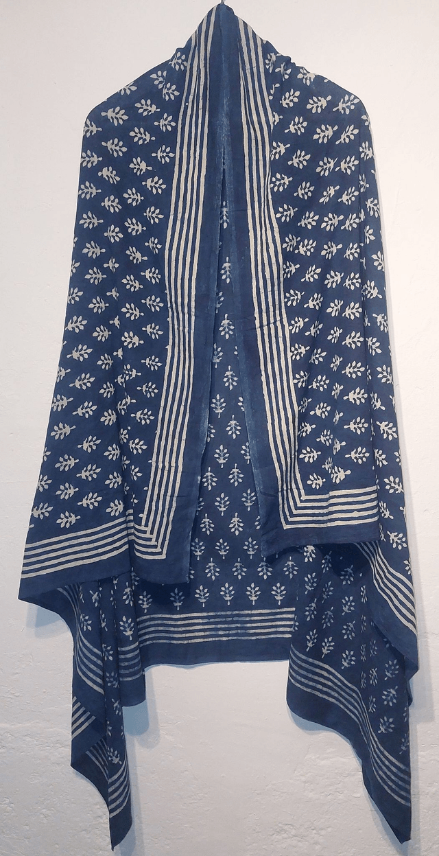 Paréo de plage en coton voile indien imprimé à la main – Motif artisanal - Bleu et blanc - Teinture naturelle indigo – Étole & châle bohème 