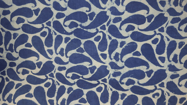 Paréo de plage en coton voile indien imprimé à la main – Motif pétales - Bleu et blanc - Teinture naturelle indigo – Étole & châle bohème 