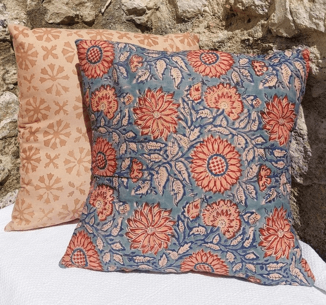 Housses de coussin block print en coton – Fleurs et motifs traditionnels - Imprimé à la main en Inde (40x40cm)