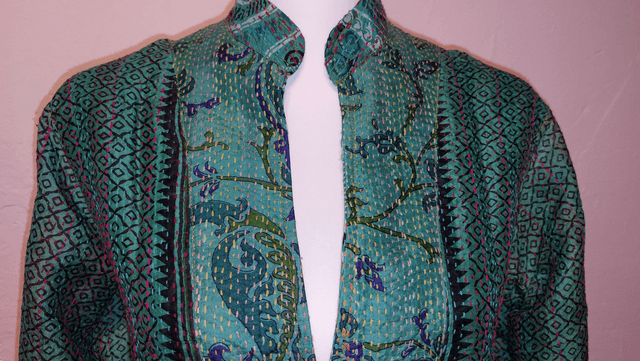 Veste femme reversible sari recyclé et Kantha, unique, confectionnée à la main dans les villages indiens, bleu, vert, turquoise