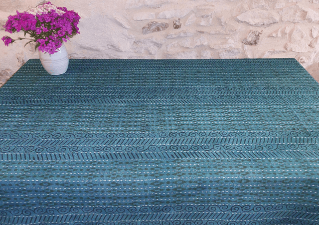 Nappe, jeté,  tissu d&#039;ameublement brodé Kantha et imprimé à la main au blockprint, coton, teintures naturelles