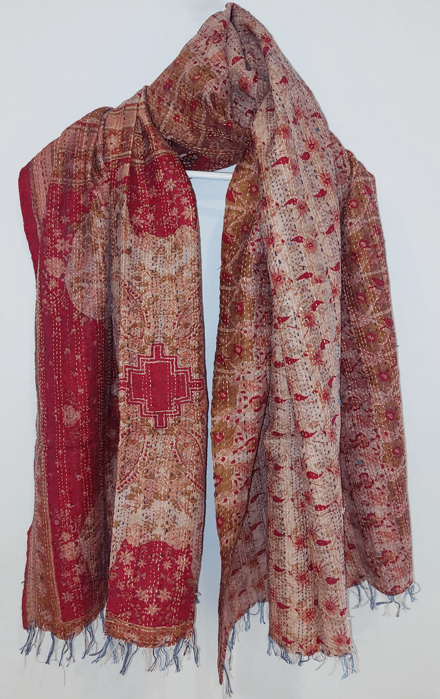 Châle femme réversible sari surcyclé et Kantha, unique, confectionnée à la main dans les villages indiens, rose, rouge